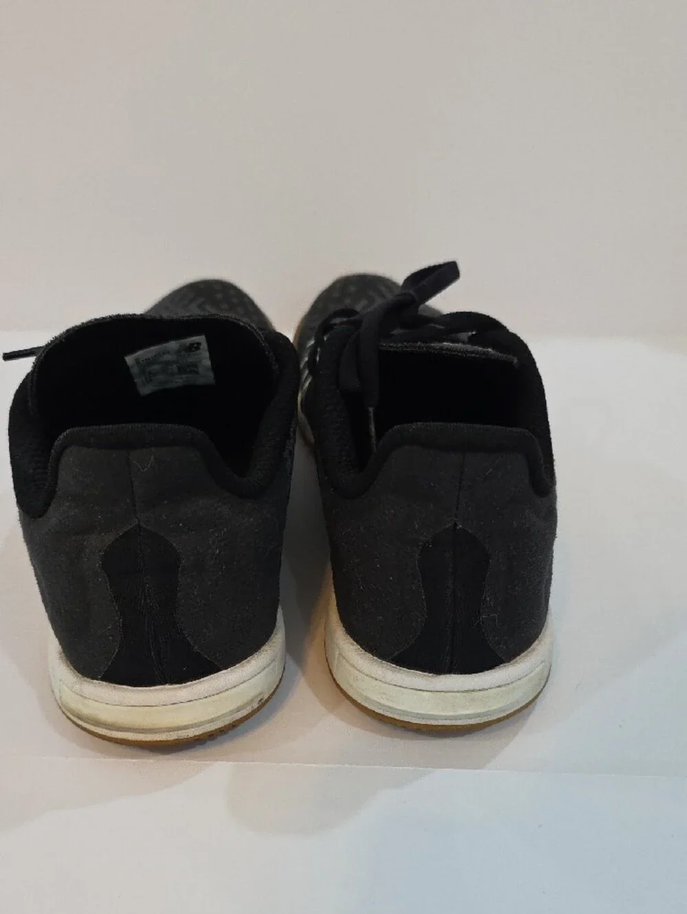New Balance Minimus Men's Black and Gum-Trim Sneakers Size 8 D Women Size 9.5 D